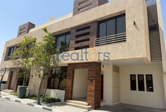 943241 - Property Image 2