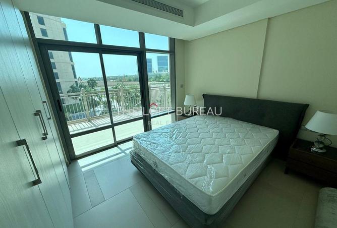909696 - Property Image 3