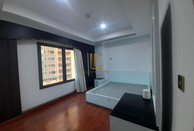 983664 - Property Image 3