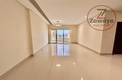 شقة - 2 غرف نوم - 2 حمامات للايجار في برج المارينا - منطقة المارينا - الوسيل