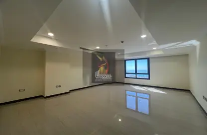Apartment - 1 Bedroom - 2 Bathrooms for rent in West Porto Drive - Porto Arabia - The Pearl Island - Doha