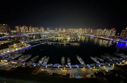 شقة - 3 غرف نوم - 5 حمامات للايجار في طريق بورتو الغربي - بورتو أرابيا - جزيرة اللؤلؤة - الدوحة