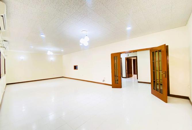 934414 - Property Image 2