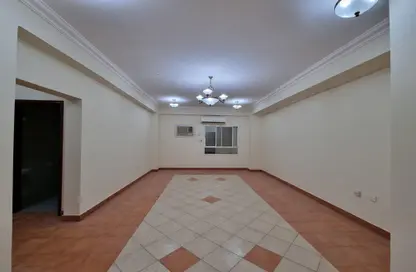 Apartment - 3 Bedrooms - 3 Bathrooms for rent in Umm Ghuwalina - Umm Ghuwailina - Doha