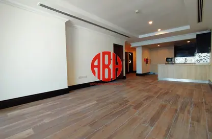 Apartment - 1 Bedroom - 2 Bathrooms for rent in Viva Central - Viva Bahriyah - The Pearl Island - Doha