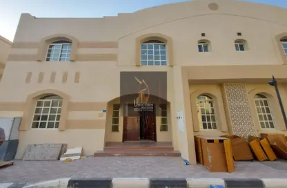 Compound - 5 Bedrooms - 4 Bathrooms for rent in Ain Khaled Villas - Ain Khaled - Doha