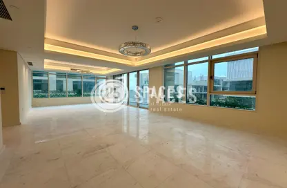 دوبلكس - 4 غرف نوم - 5 حمامات للايجار في جزيرة جيوان - جزيرة اللؤلؤة - الدوحة