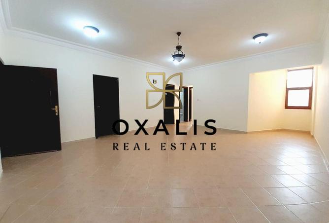 982457 - Property Image 2