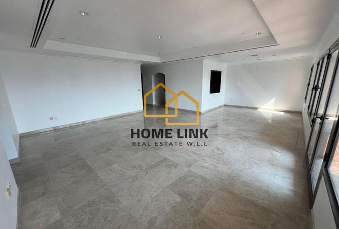 998245 - Property Image 2