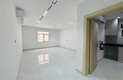 Apartment - 2 Bedrooms - 3 Bathrooms for rent in Madinat Khalifa South - Madinat Khalifa - Doha