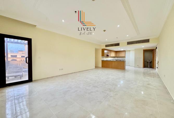 932784 - Property Image 2