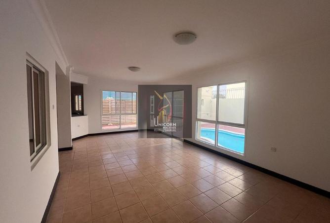 969519 - Property Image 2