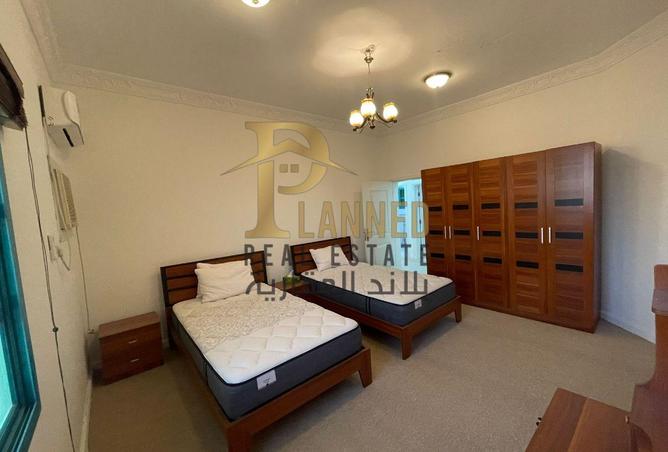 990242 - Property Image 2