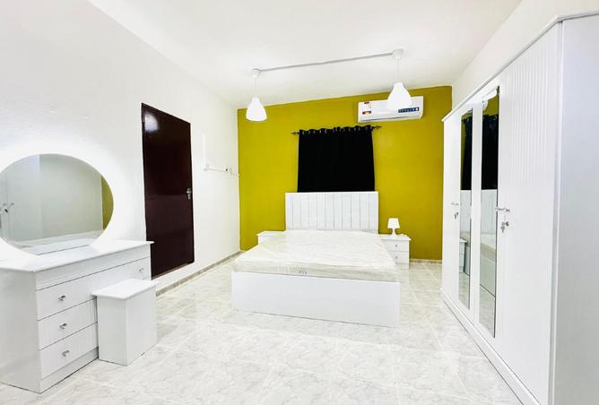 989809 - Property Image 2