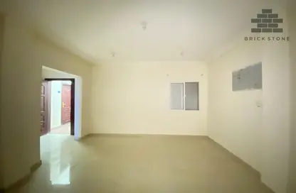 Apartment - 2 Bedrooms - 2 Bathrooms for rent in Umm Ghwailina Comm - Umm Ghuwalina - Umm Ghuwailina - Doha