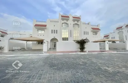 Villa - 3 Bedrooms - 4 Bathrooms for rent in Umm Al Seneem Street - Ain Khaled - Doha