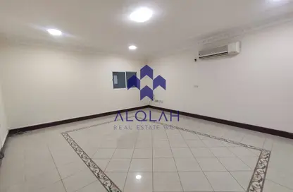 Apartment - 3 Bedrooms - 3 Bathrooms for rent in Fereej Bin Mahmoud South - Fereej Bin Mahmoud - Doha