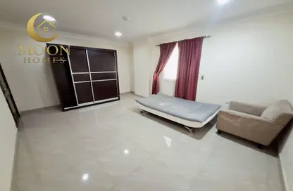 Apartment - 1 Bedroom - 1 Bathroom for rent in Bin Omran 35 - Fereej Bin Omran - Doha