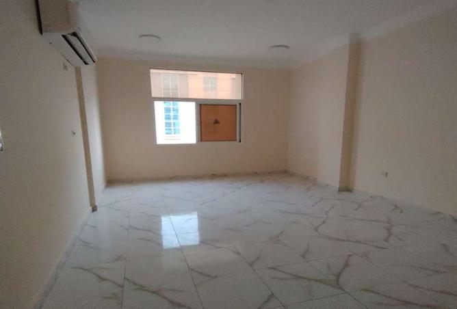 933048 - Property Image 3