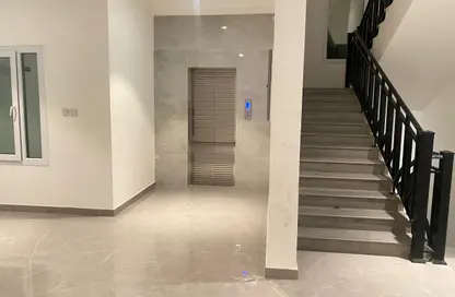 مجمع سكني - 1 حمام للايجار في الرابية - العزيزية - العزيزية - الدوحة