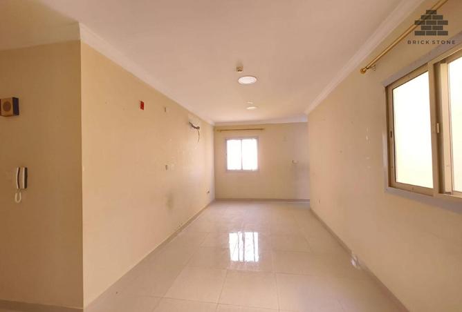 977228 - Property Main Image