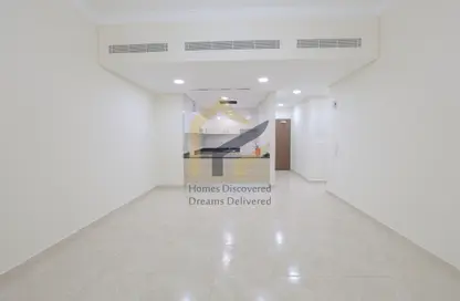 Apartment - 2 Bedrooms - 2 Bathrooms for rent in Al Nasr Street - Al Nasr - Doha