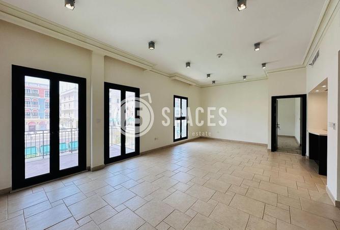 956348 - Property Image 2