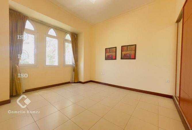 952827 - Property Image 2