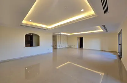 Apartment - 2 Bedrooms - 3 Bathrooms for rent in West Porto Drive - Porto Arabia - The Pearl Island - Doha