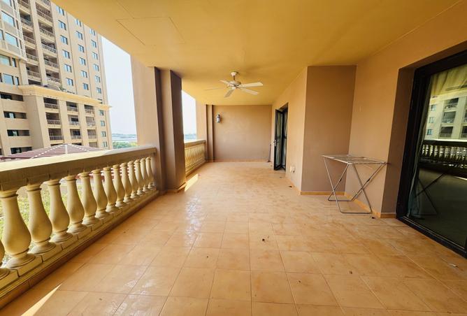 928520 - Property Image 2