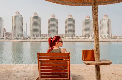 شقة - 2 غرف نوم - 3 حمامات للايجار في برج 6 - فيفا بحرية - جزيرة اللؤلؤة - الدوحة