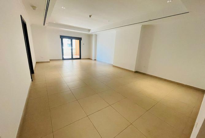 958171 - Property Image 2