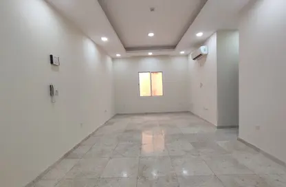Apartment - 3 Bedrooms - 3 Bathrooms for rent in Al Nasr Street - Al Nasr - Doha