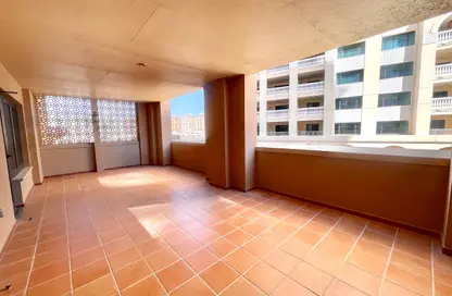 Apartment - 1 Bedroom - 2 Bathrooms for rent in East Porto Drive - Porto Arabia - The Pearl Island - Doha
