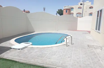 فيلا - 5 غرف نوم - 5 حمامات للايجار في شارع النعيجة - النعيجة - الدوحة
