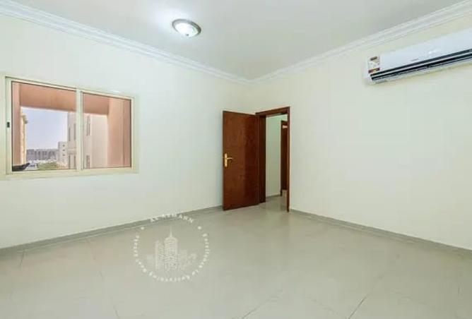 987921 - Property Image 2