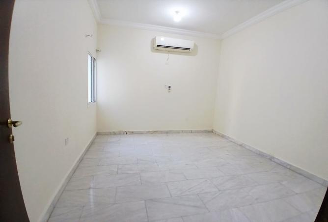 988512 - Property Image 2