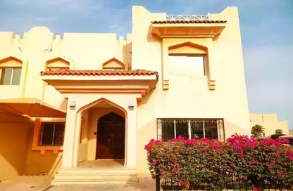 Villa - 4 Bedrooms - 4 Bathrooms for rent in Duhail Villas - Al Duhail - Doha