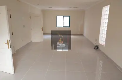 مجمع سكني - 3 غرف نوم - 4 حمامات للايجار في سعيد بن جبير - العزيزية - الدوحة
