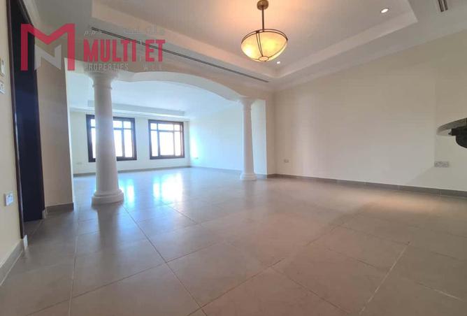 955595 - Property Image 2