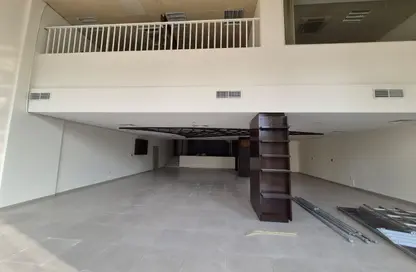 Retail - Studio - 1 Bathroom for rent in Ras Abu Aboud - Doha