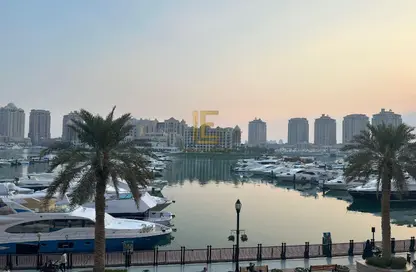 Townhouse - 4 Bedrooms - 3 Bathrooms for sale in Porto Arabia - The Pearl Island - Doha