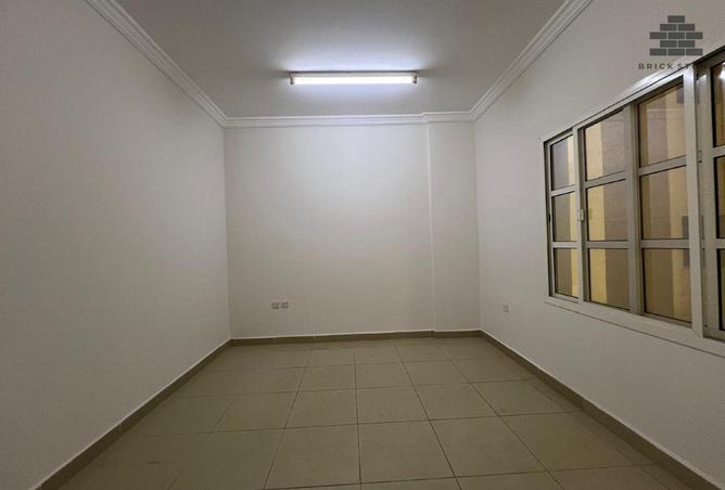 902519 - Property Image 3