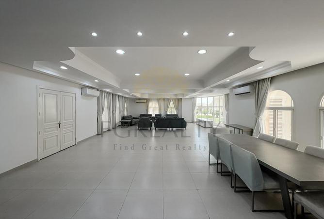 978676 - Property Image 2