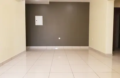 Apartment - 2 Bedrooms - 2 Bathrooms for rent in Bin Omran 35 - Fereej Bin Omran - Doha