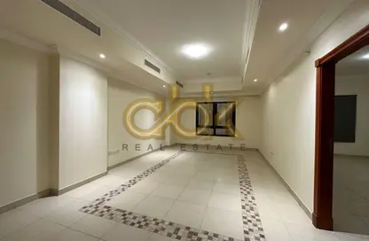 Apartment - 1 Bedroom - 2 Bathrooms for rent in East Porto Drive - Porto Arabia - The Pearl Island - Doha Apartment - 1 Bedroom - 2 Bathrooms for rent in East Porto Drive - Porto Arabia - The Pearl Island - Doha