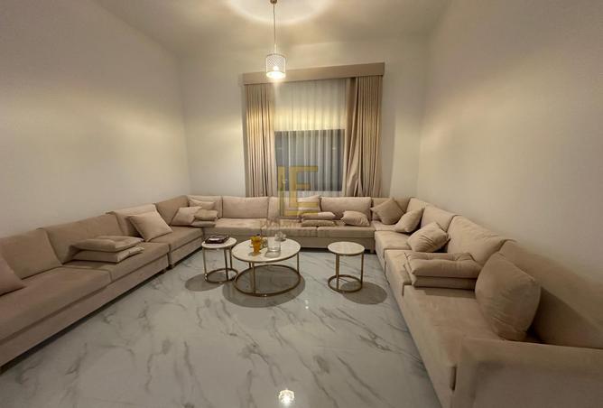 988267 - Property Main Image