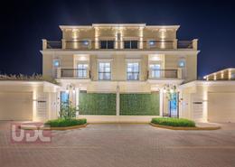 Villa - 6 bedrooms - 7 bathrooms for rent in Floresta Gardens - The Pearl Island - Doha