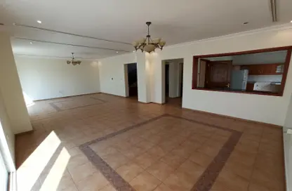 Villa - 3 Bedrooms - 3 Bathrooms for rent in Al Nasr Street - Al Nasr - Doha