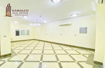 شقة - 2 غرف نوم - 2 حمامات للايجار في المنتزه - الدوحة